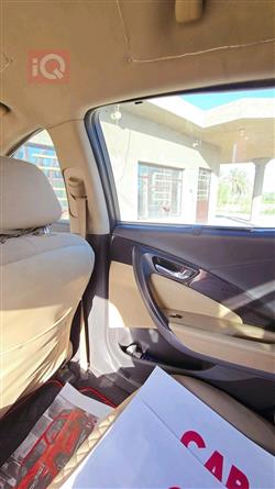 هیۆندای ازێرا